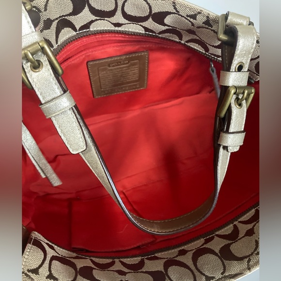 Like new beige pewter coach satchel bag - Picture 3 of 8